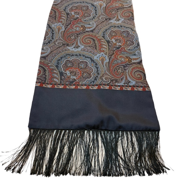 Dion Paisley Fringe Scarf – Silk & Wool - - Picture 6 of 10